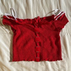 off the shoulder/ crop top